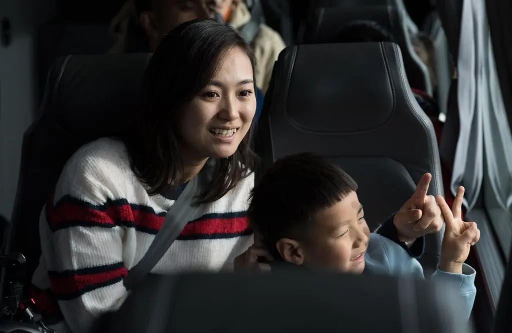 Tourists on a Milford Sound Coach tour